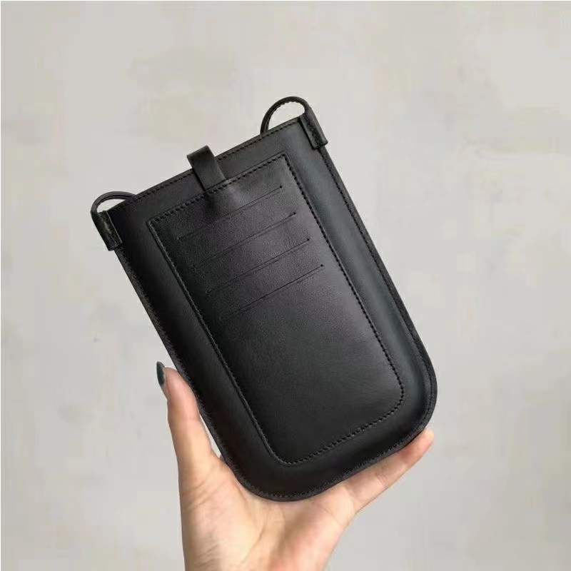 クロスボディレザーの電話バッグ